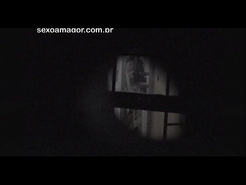 ❤️ Blondie és gravada en secret per un voyeur del barri amagat darrere de maons buits ☑ Porno vk a nosaltres ️❤